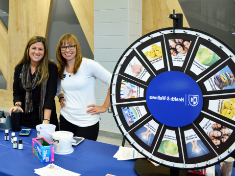 Dawn and Shannon with 健康 Wheel